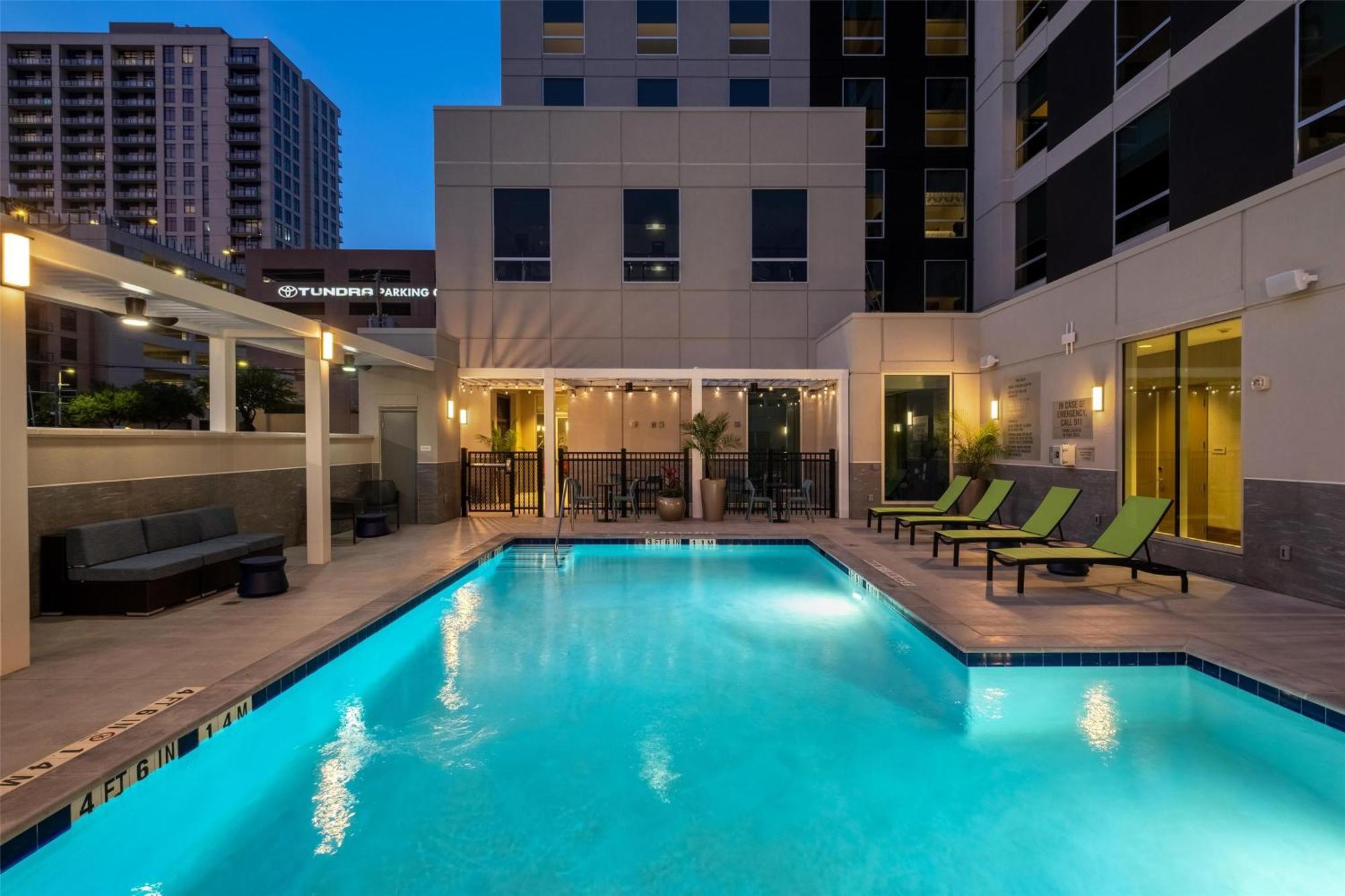 Home2 Suites By Hilton Houston Downtown Convention Center Экстерьер фото
